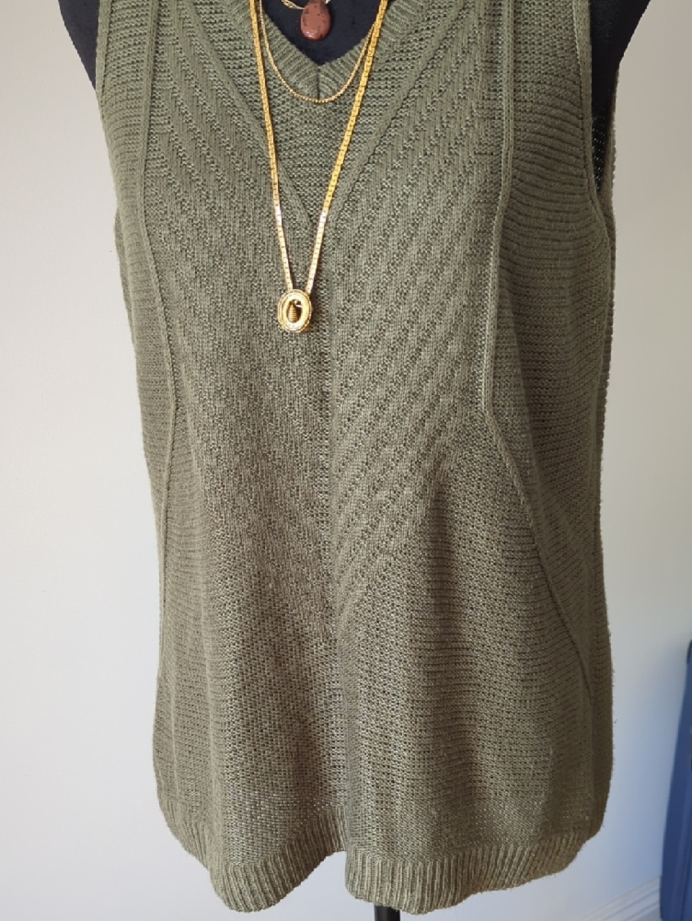 Sleeveless V-Neck Knit Tunic in Olive Green Size 2 Chico's - Picture 6 of 8